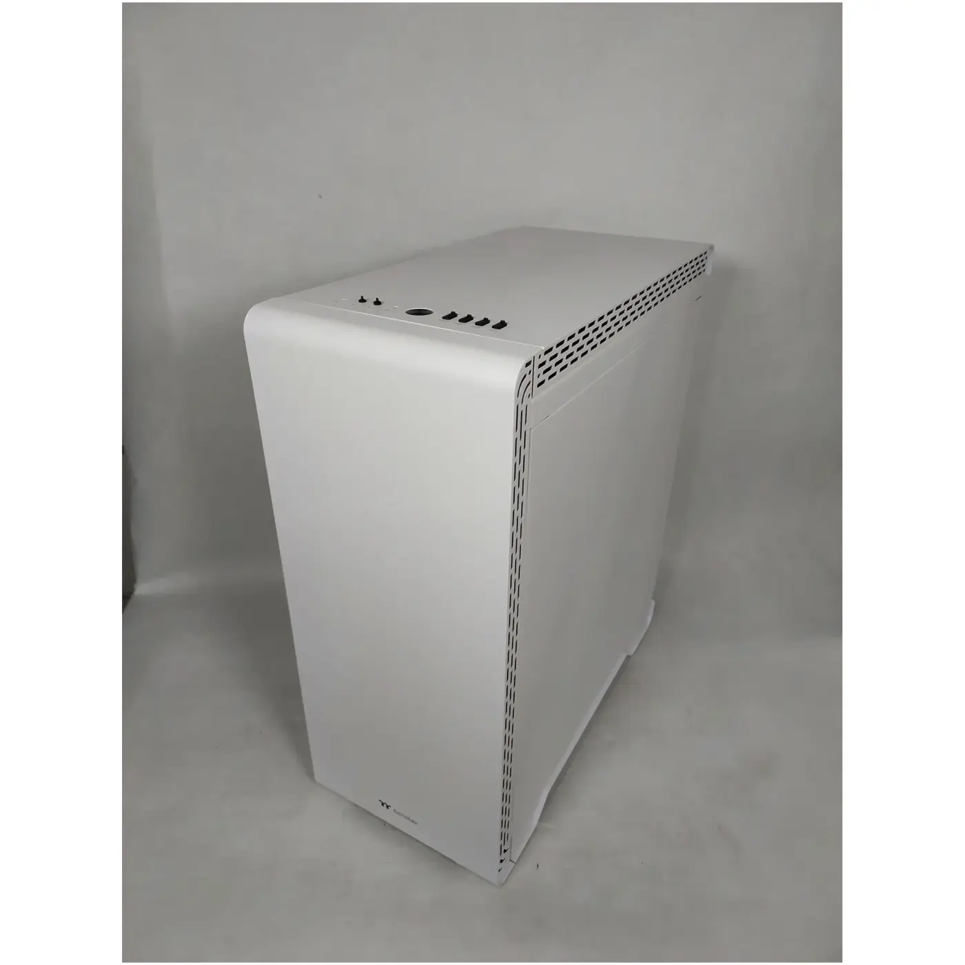 Купить Уценка Корпус Thermaltake S500 TG Snow (CA-1O3-00M6WN-00SR000025) - фото 3