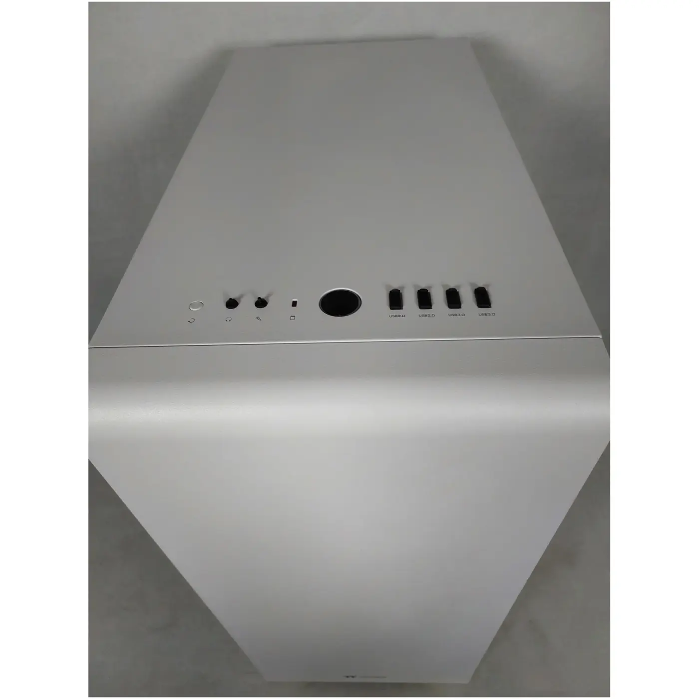 Купить Уценка Корпус Thermaltake S500 TG Snow (CA-1O3-00M6WN-00SR000025) - фото 4