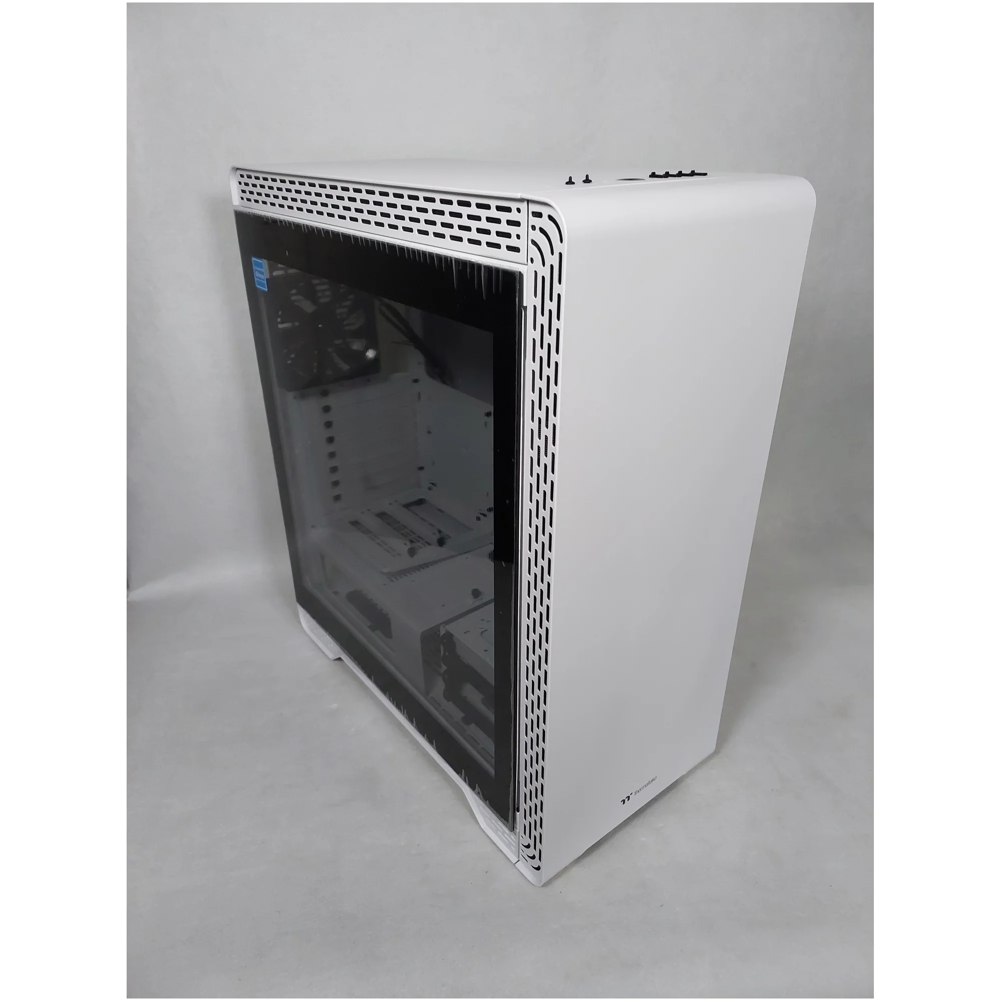 Купить Уценка Корпус Thermaltake S500 TG Snow (CA-1O3-00M6WN-00SR000022) - фото 2