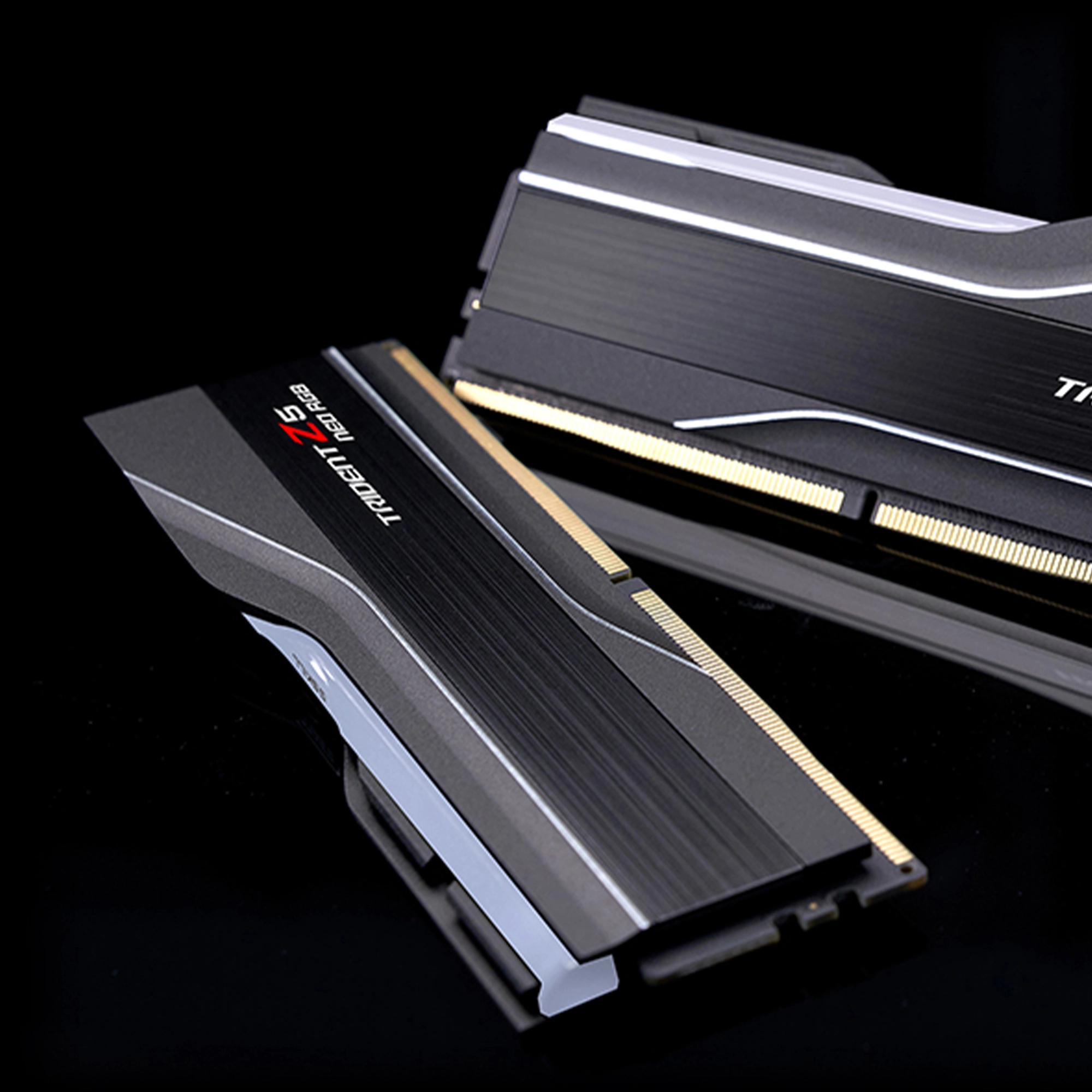 Купить Модуль памяти G.Skill Trident Z5 RGB Black DDR5-6000 64GB KIT (2x32GB) (F5-6000J3238G32GX2-TZ5NR) - фото 4